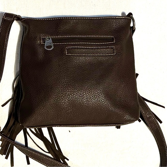 MONTANA WEST TRINITY RANCH TOOLED PEBBLED LEATHER W/SUEDE FRINGE CROSSBODY BAG - Picture 13 of 16